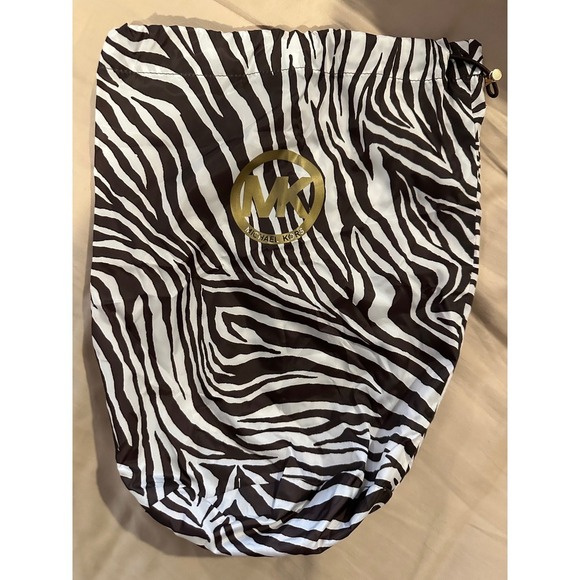 Michael Kors Kendall Chocolate Zebra Print packable vest - Picture 3 of 6